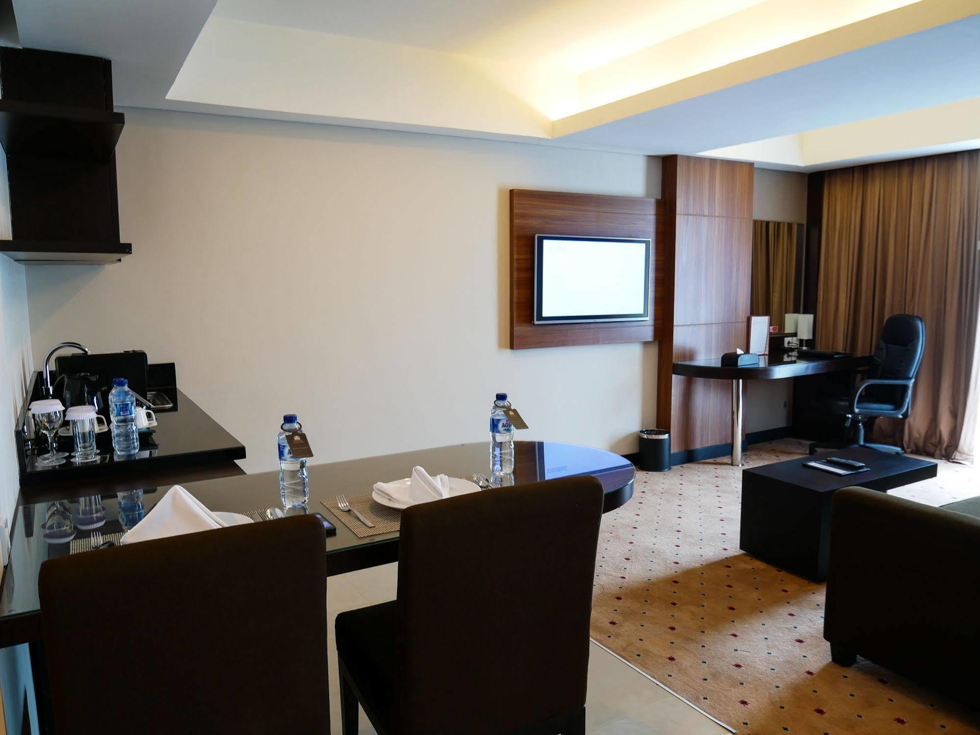 Western Premier La Grande Bandung