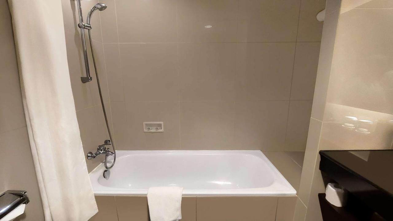 Hotel Western Premier La Grande Bandung